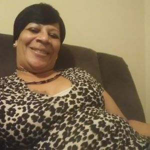 Meet your Posher, Regina